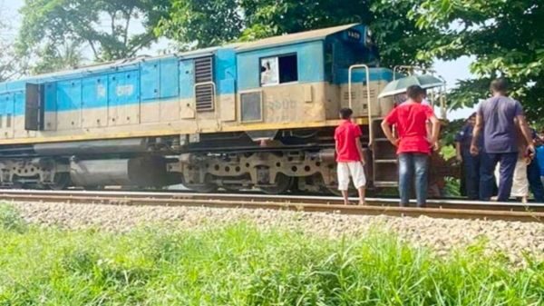 ঢাকার সঙ্গে চট্টগ্রাম ও সিলেটের রেল যোগাযোগ বন্ধ